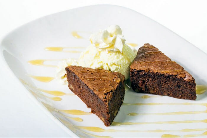 hog_wild_with_chef_bruno_homemade_brownies_with_ice_cream